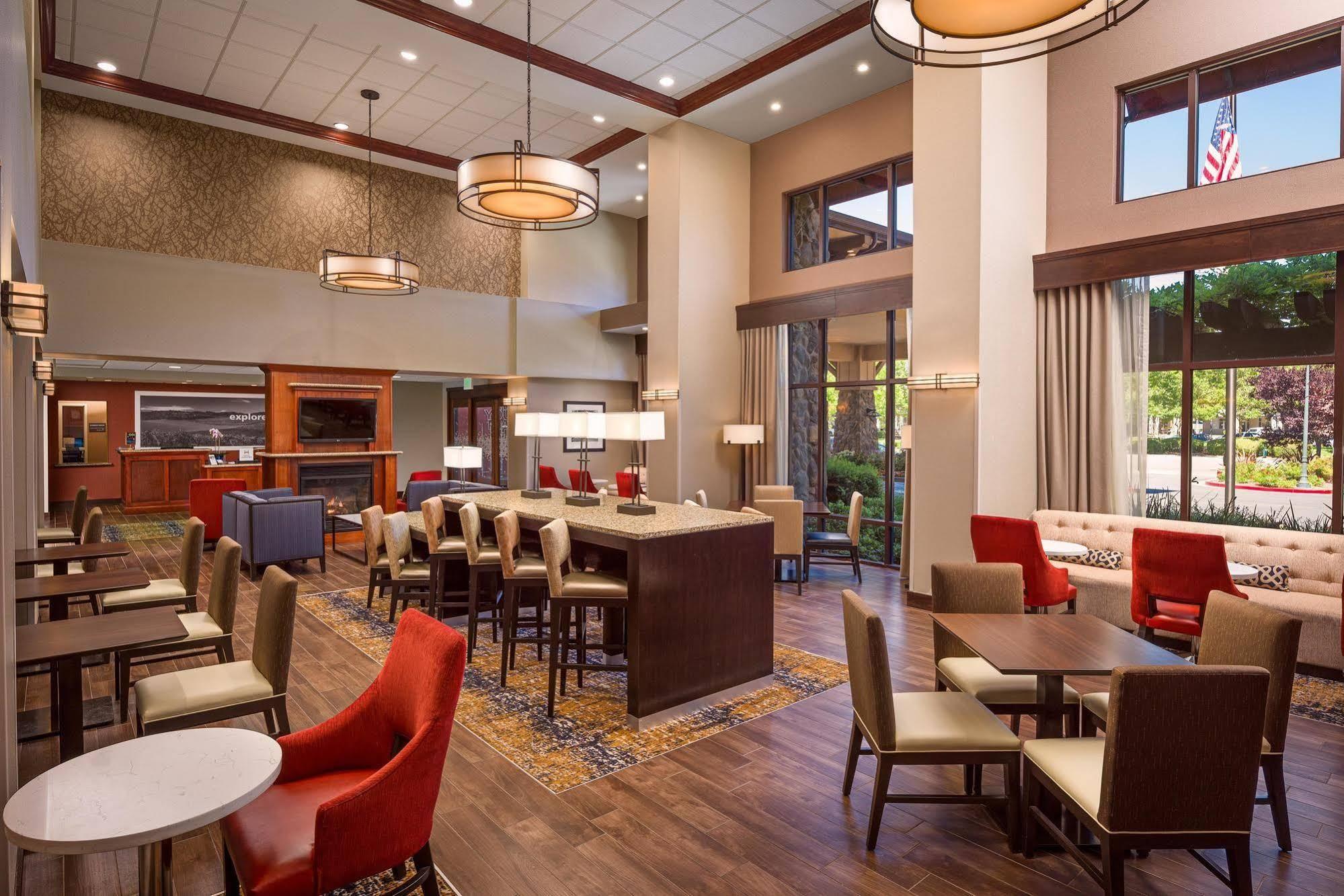 Hampton Inn & Suites Windsor-Sonoma Wine Country Ngoại thất bức ảnh