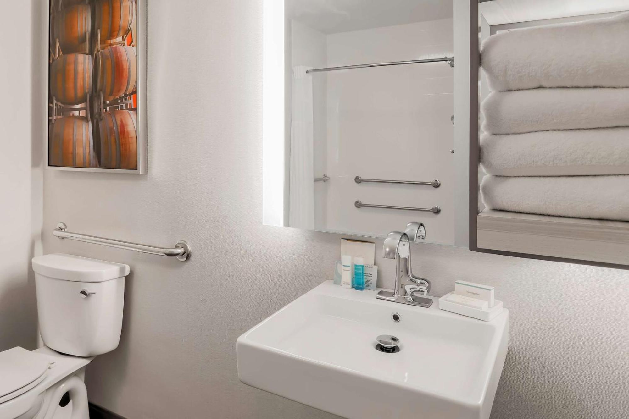 Hampton Inn & Suites Windsor-Sonoma Wine Country Ngoại thất bức ảnh