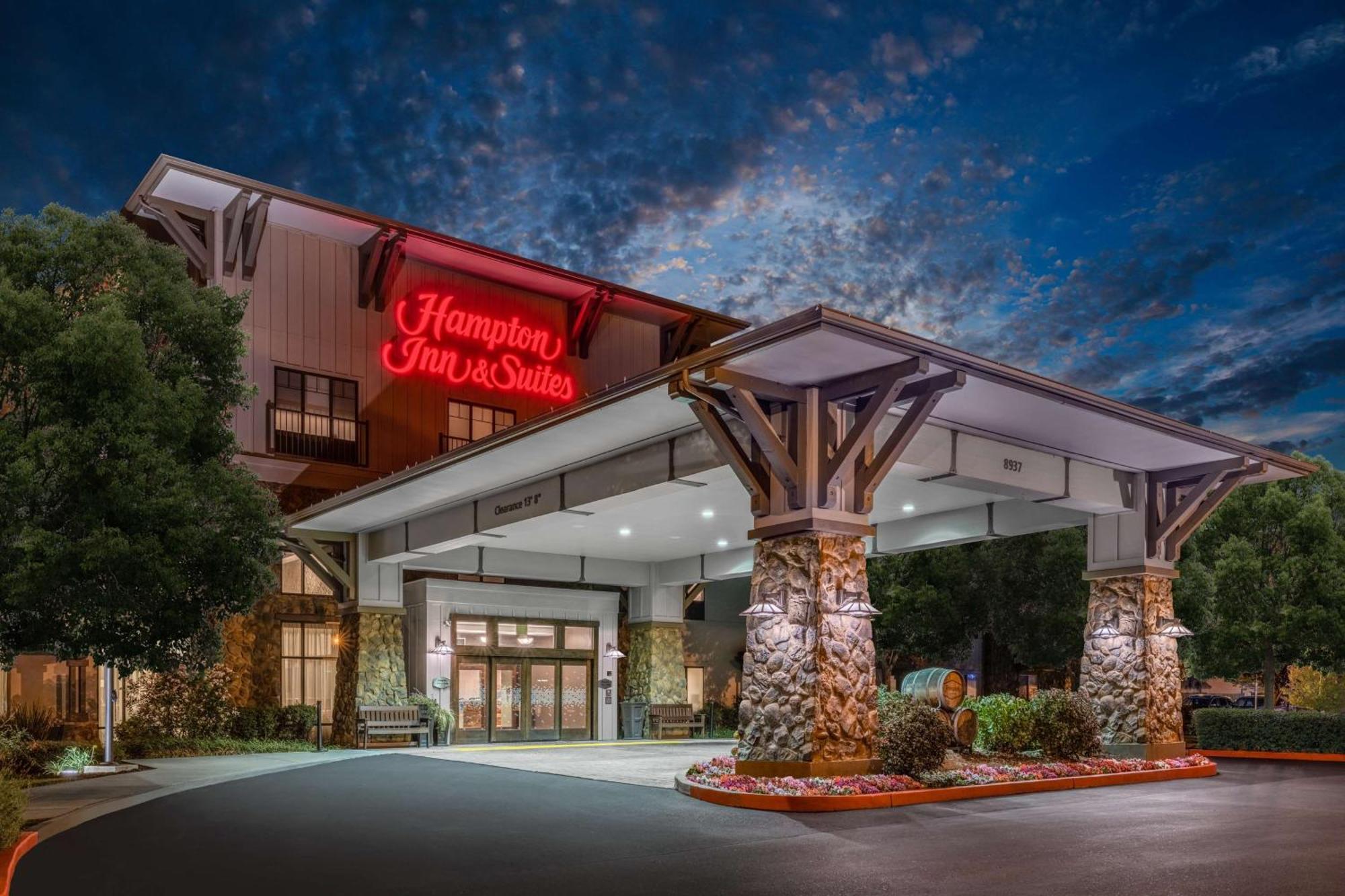 Hampton Inn & Suites Windsor-Sonoma Wine Country Ngoại thất bức ảnh