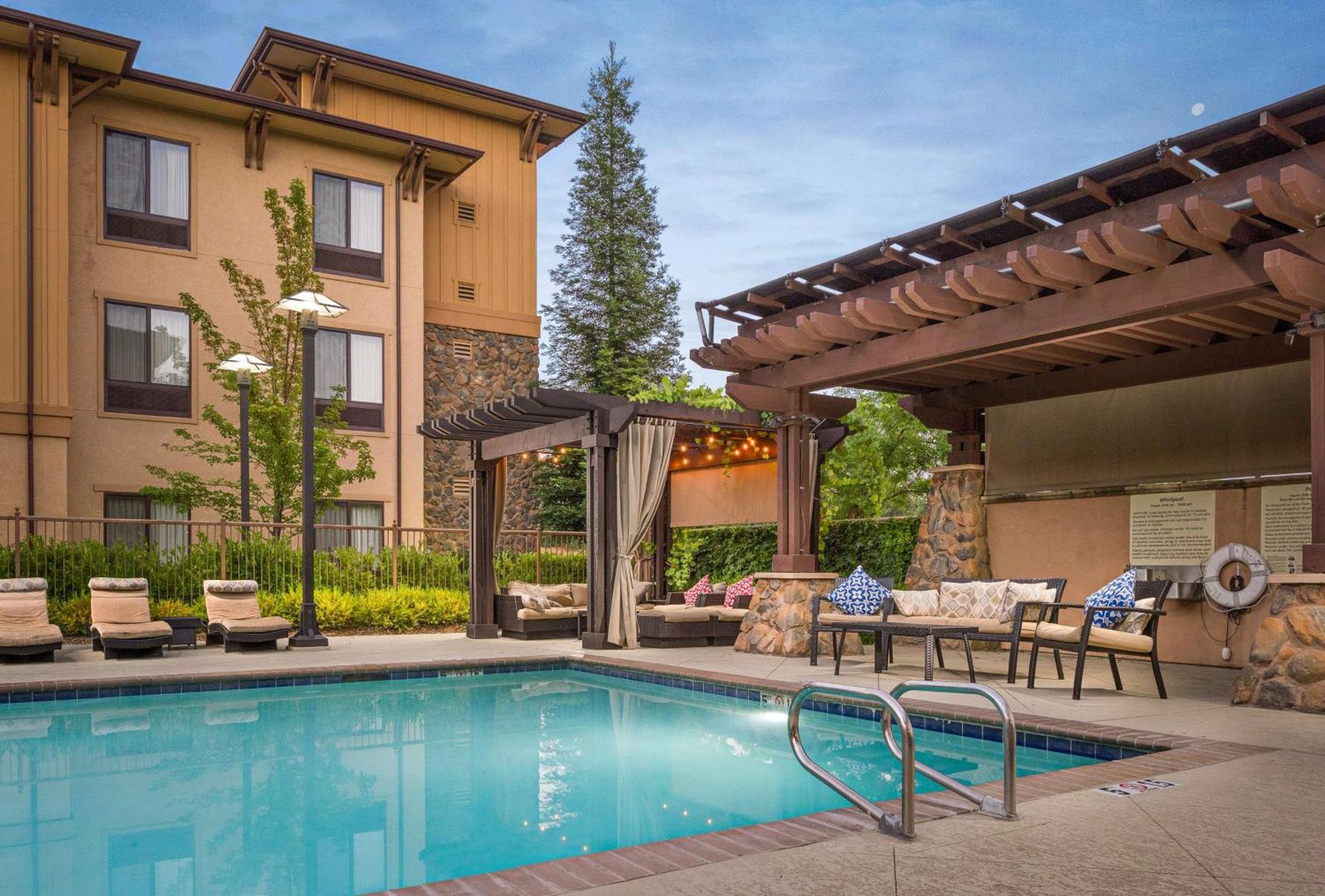 Hampton Inn & Suites Windsor-Sonoma Wine Country Ngoại thất bức ảnh