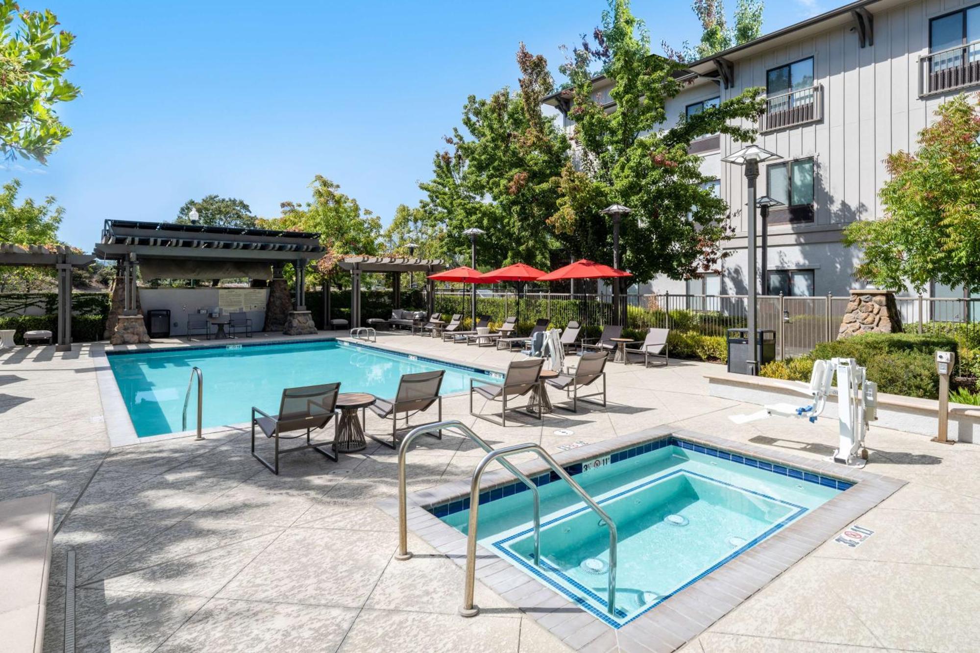 Hampton Inn & Suites Windsor-Sonoma Wine Country Ngoại thất bức ảnh