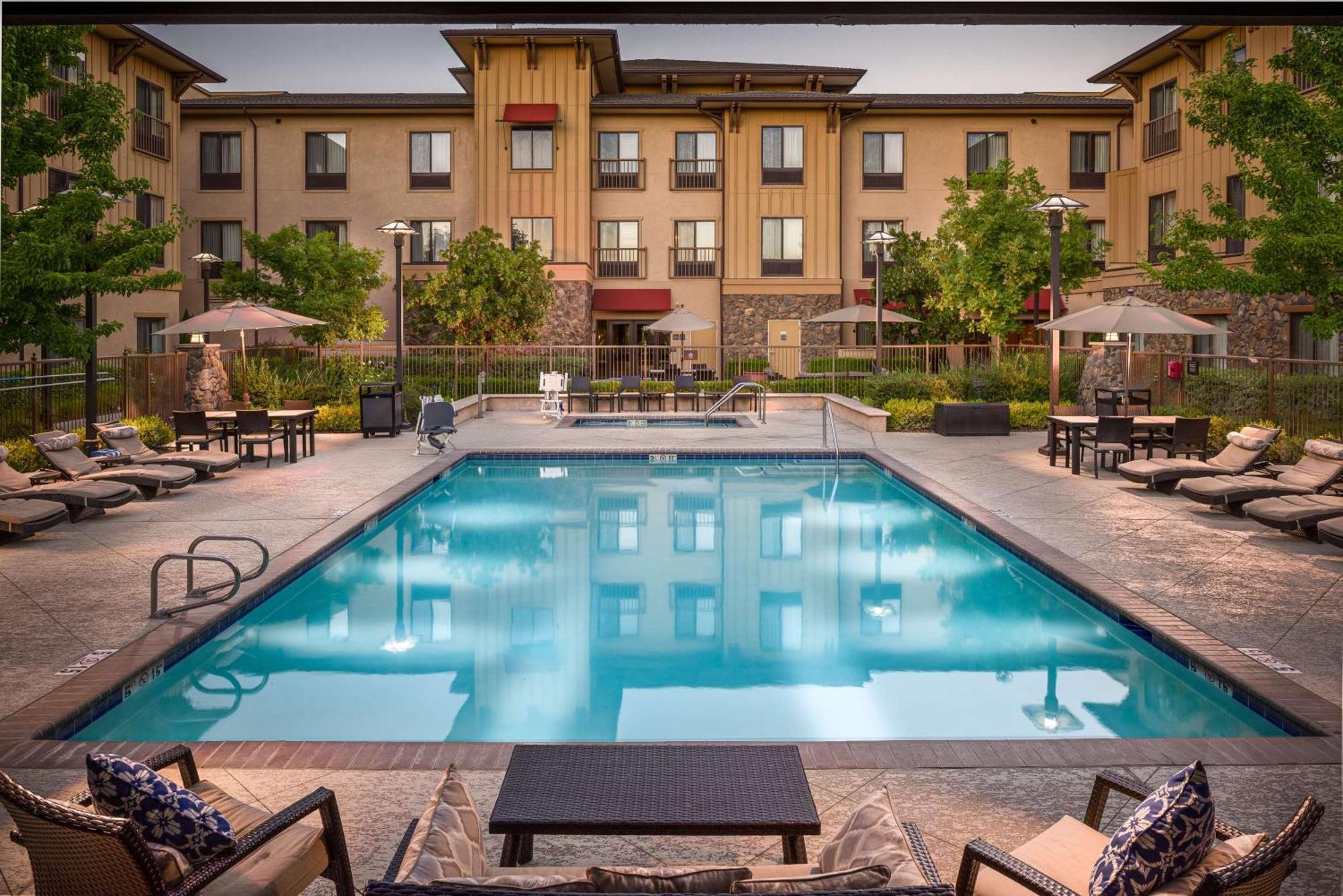 Hampton Inn & Suites Windsor-Sonoma Wine Country Ngoại thất bức ảnh