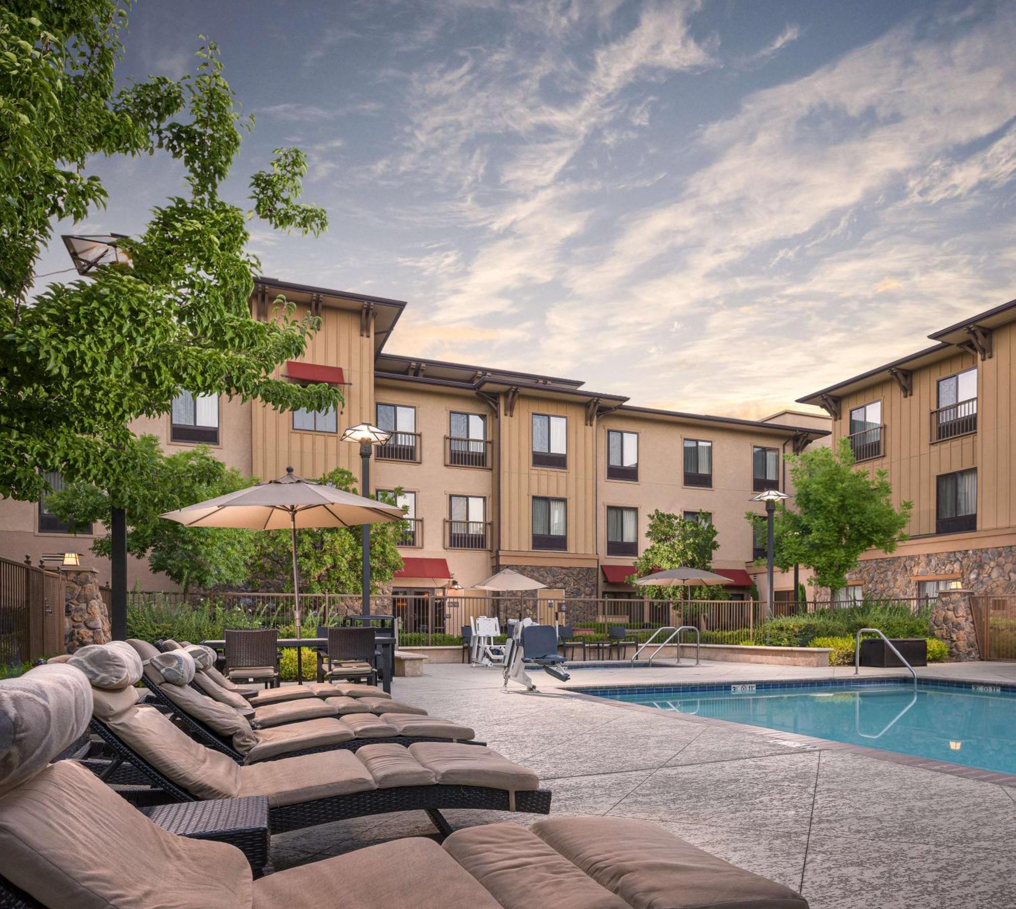 Hampton Inn & Suites Windsor-Sonoma Wine Country Ngoại thất bức ảnh